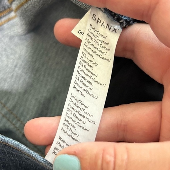 Spanx Distressed Blue Ankle Skinny Legging Jeans SIZE MEDIUM - Picture 7 of 7